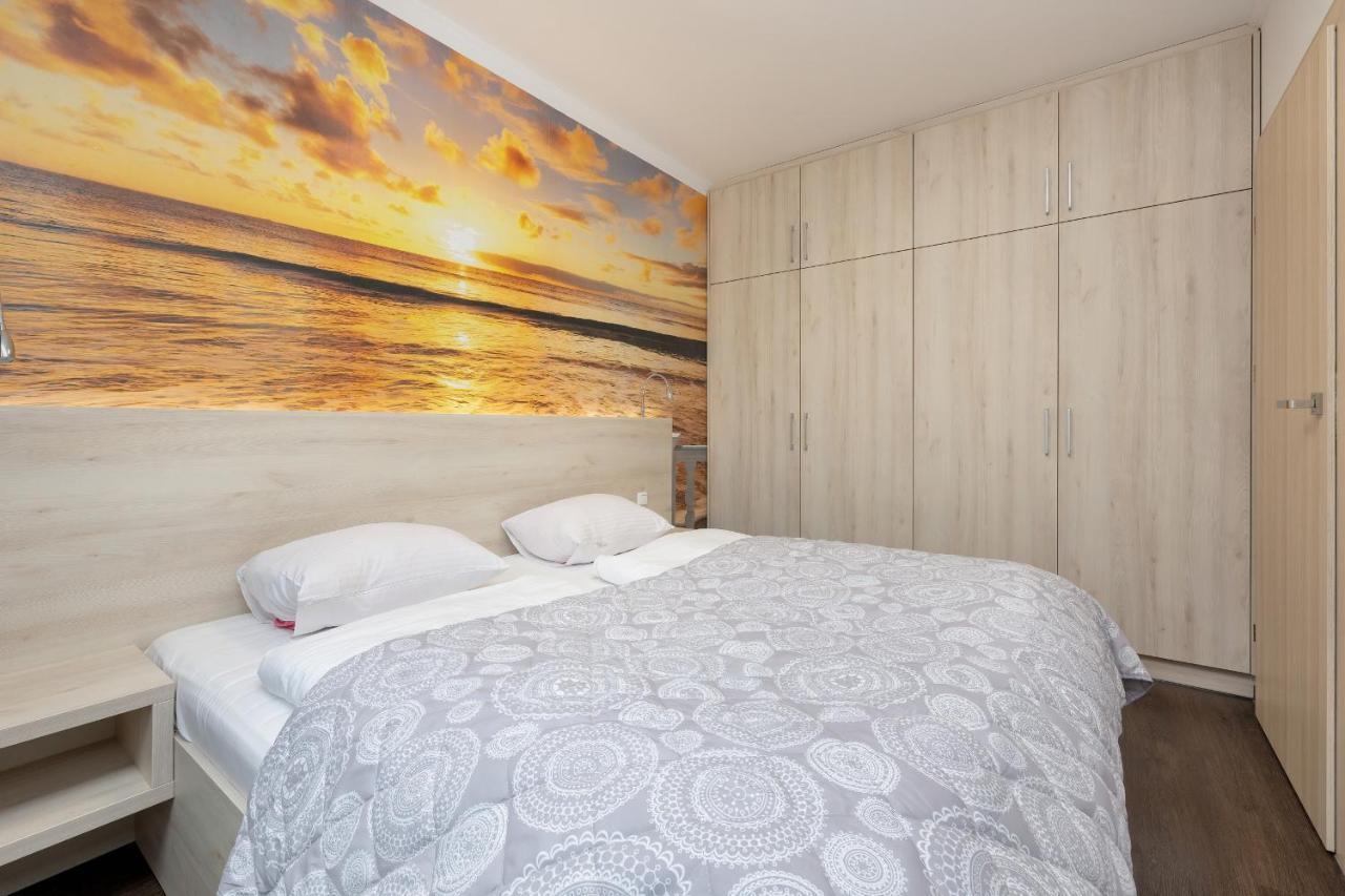 Apartment Modern Luzycka By Renters